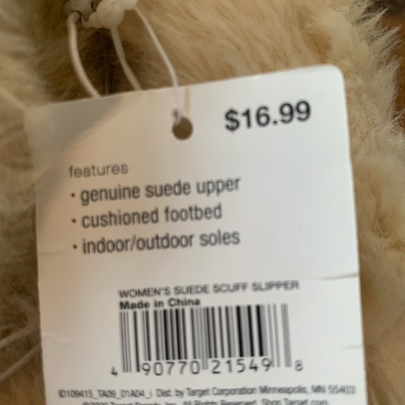 Ugg knock off target slippers. NWT. Faux fur lined. Size 8 women’s. Excellent - Picture 8 of 8